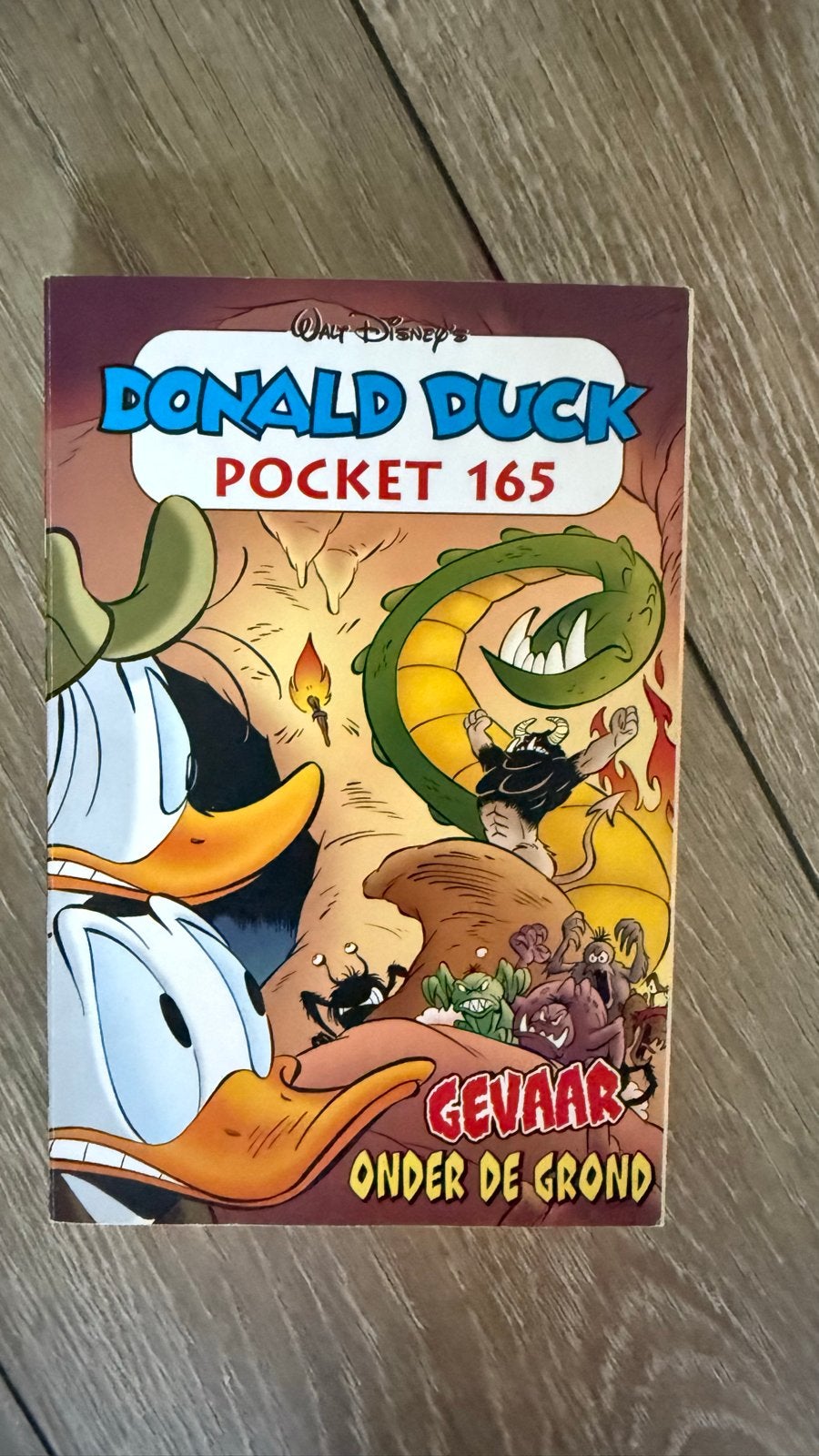 Donald Duck Pocket 165: Gevaar Onder De Grond, Eén stripboek, Ophalen of Verzenden, Gelezen
