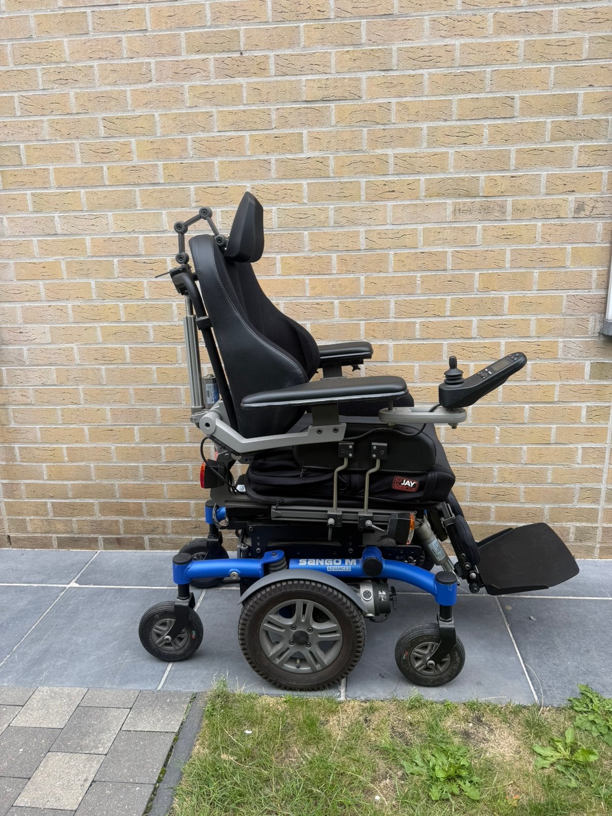 Elektrische rosltoel SANGO ADVANCED met veel mogelijkheden, Ophalen of Verzenden, Zo goed als nieuw, Elektrische rolstoel