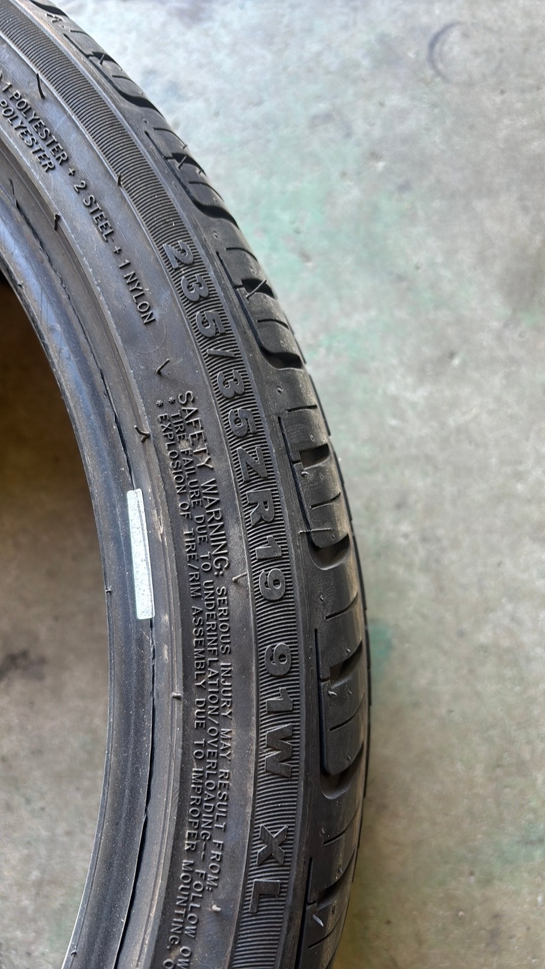 235/35/19 Band 1x te koop zo goed als nieuw, 19 inch, Ophalen of Verzenden, 235 mm, Band(en)