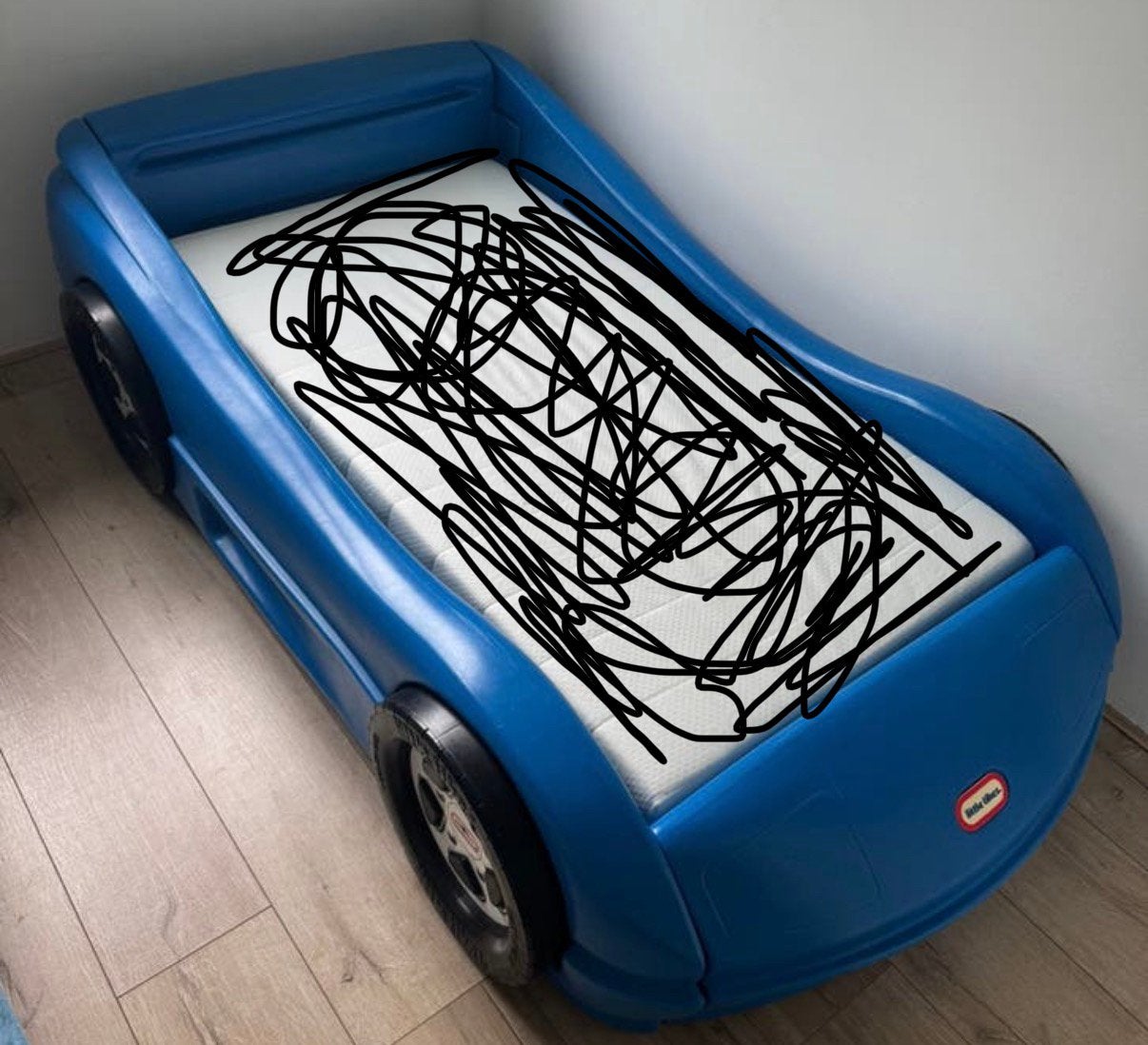 Peuterbed autobed, Ophalen, 70 tot 85 cm, Zo goed als nieuw, Matras