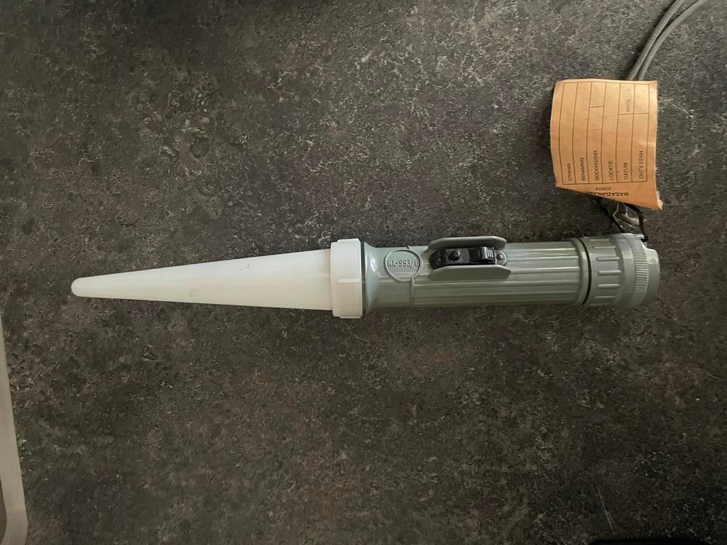 Vintage Militaire Zaklamp met Kleurenfilters, Ophalen, Gebruikt, Batterij