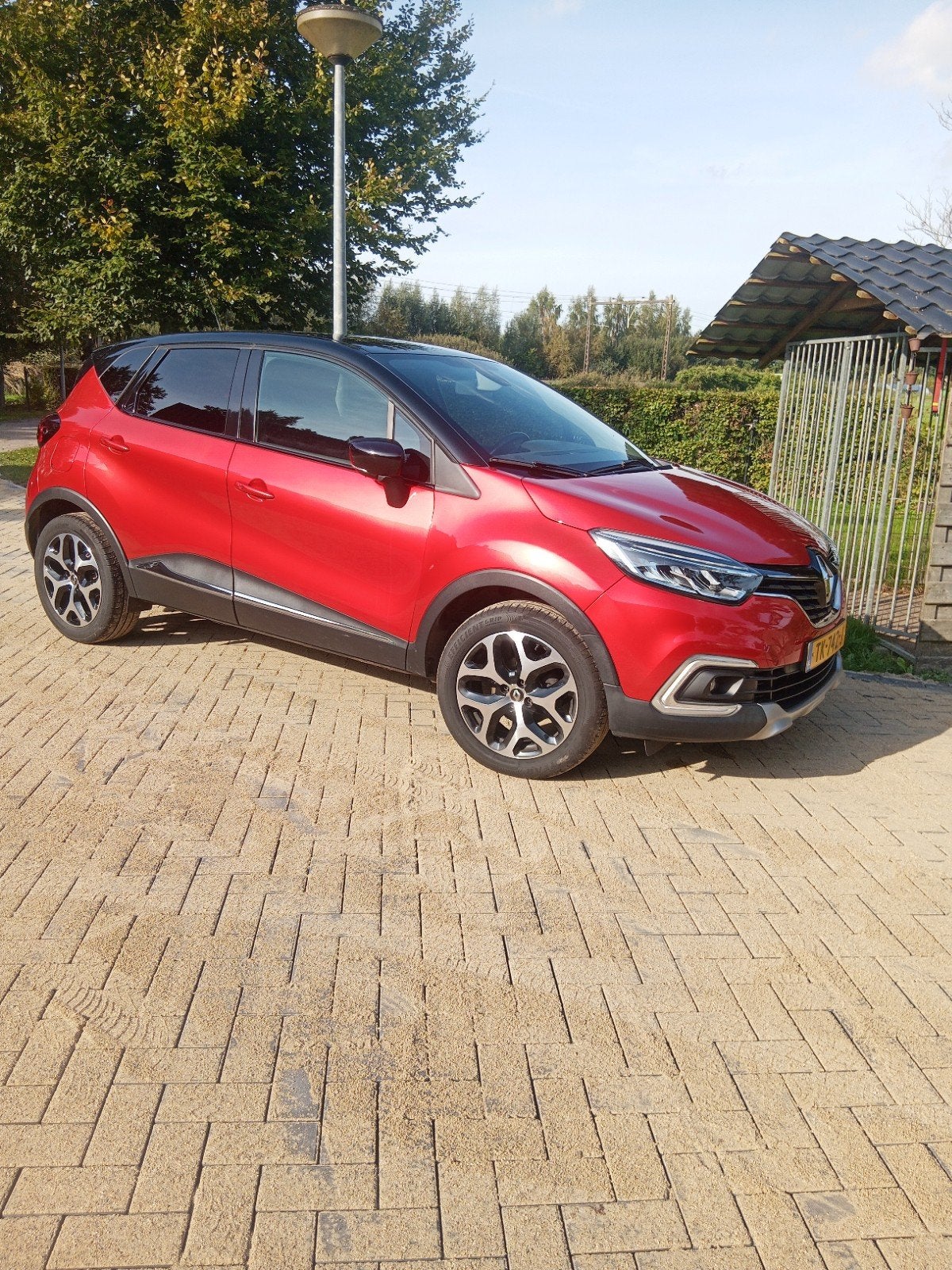 Foto 10 van Renault Captur 0.9 TCE 90 2018 Rood