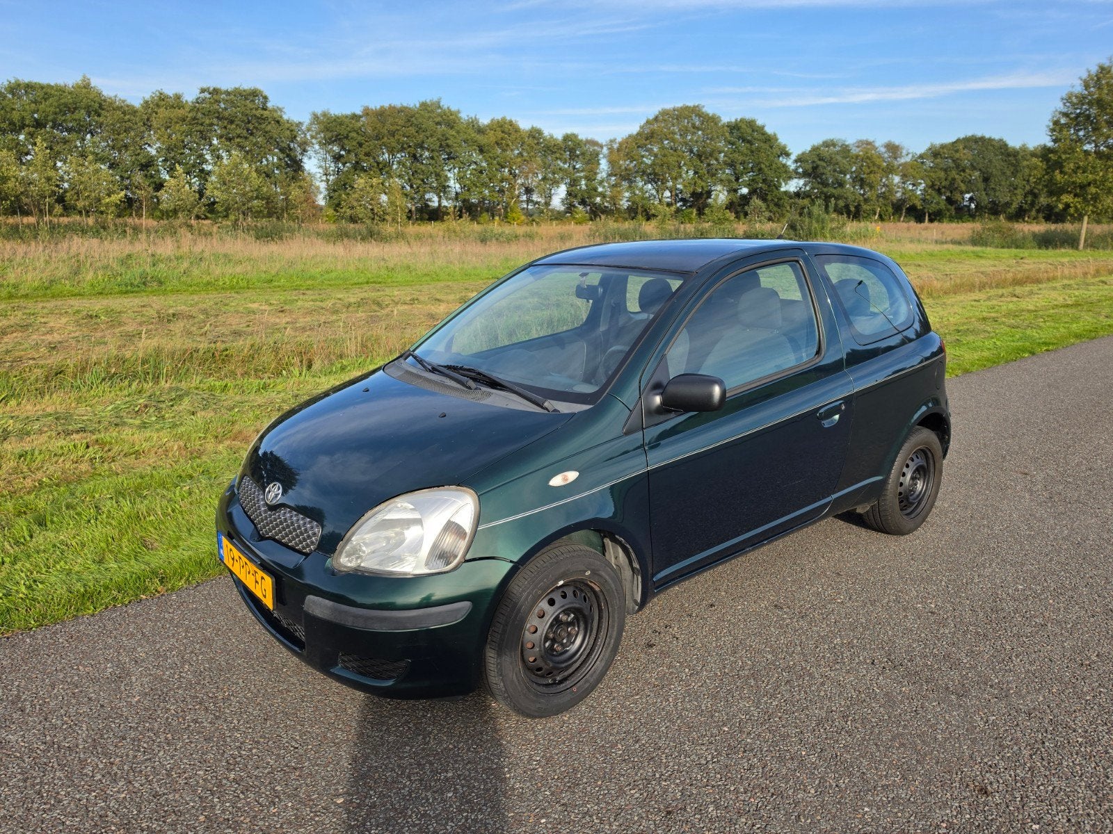 Toyota Yaris 1.0 16V Vvti Niewe APK 3DR Terra 2004, Auto's, 31 €/maand, 4 cilinders, 400 kg, 855 kg