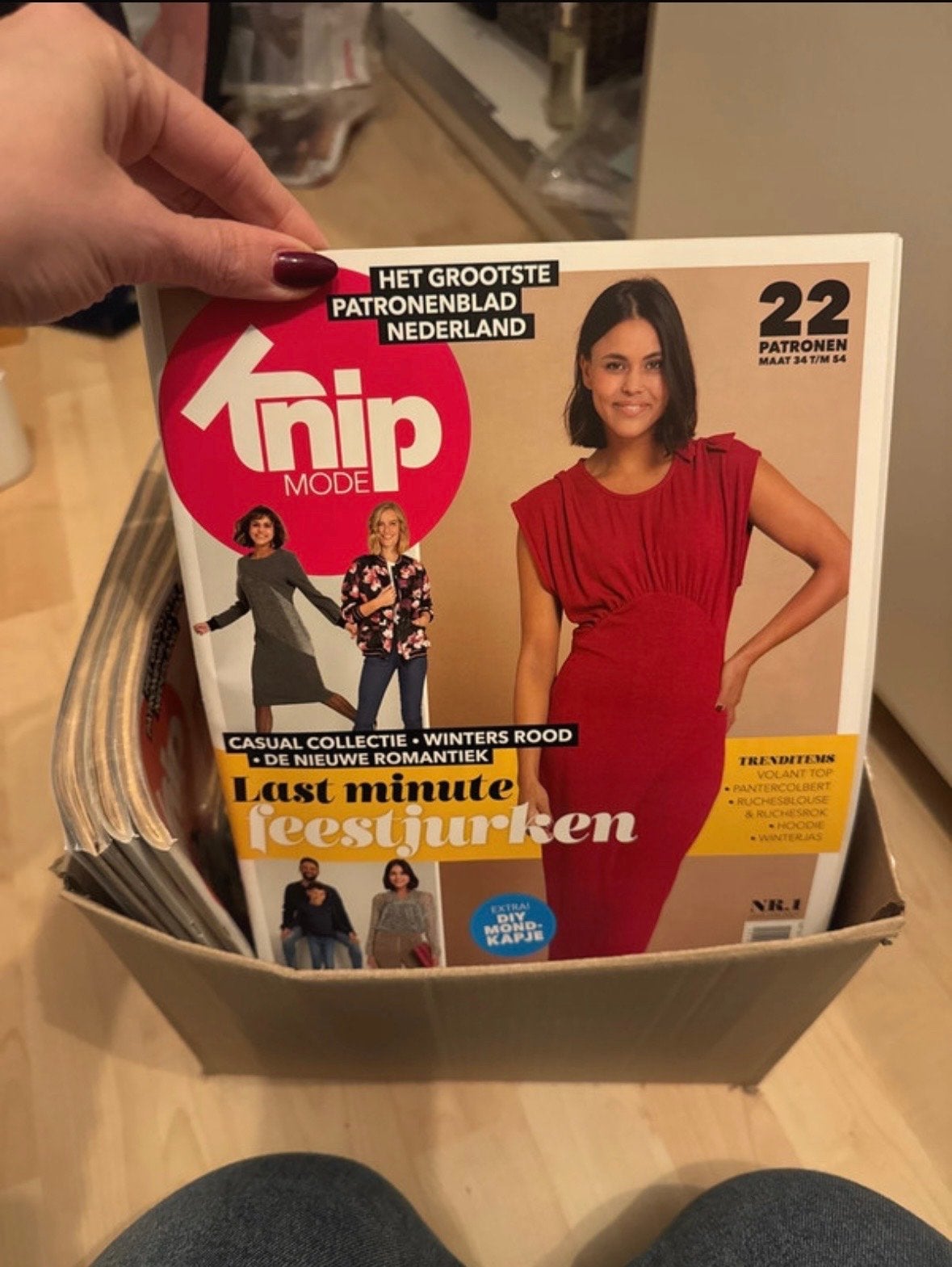 Ruim 30 Knipmode tijdschriften (2019-2021) incl. patronen, Ophalen, Zo goed als nieuw, Damesbladen