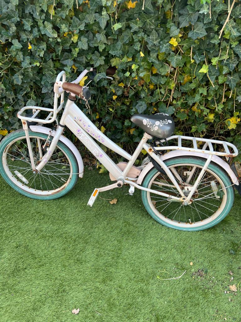 Gratis kinderfiets - opknapper, Fietsen en Brommers, Fietsen | Kinderfietsjes, Gebruikt, 16 tot 20 inch, Terugtraprem, Ophalen