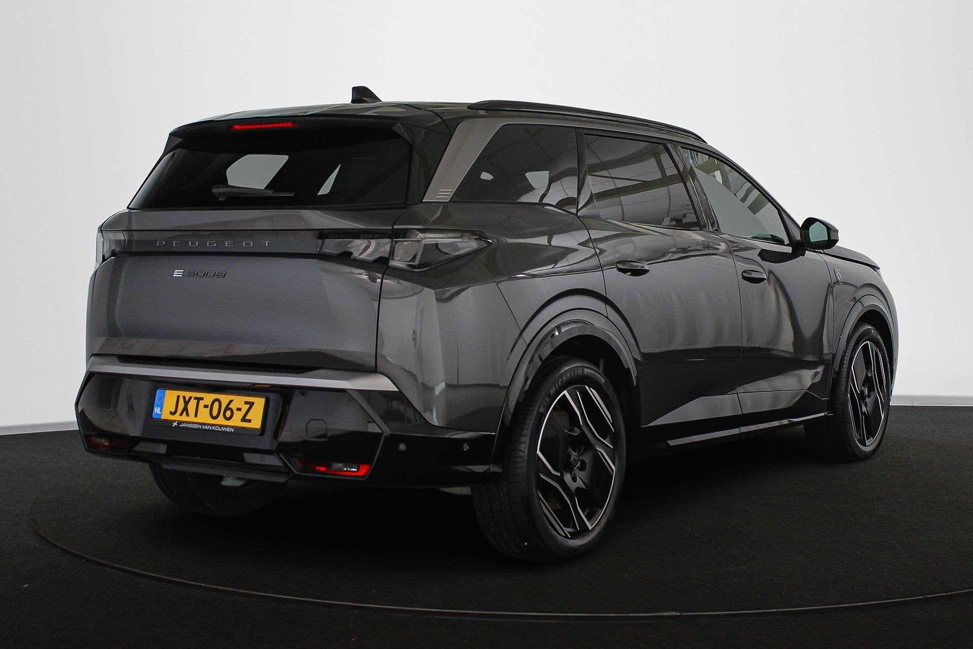 Peugeot e-5008 GT Exclusive 73 kWh 7p Panoramadak Nappa Lede, Auto's, 81 kWh, 7 stoelen, 1000 kg, https://media-marktplaats.export.dv.nl/23664210424/document-1.pdf