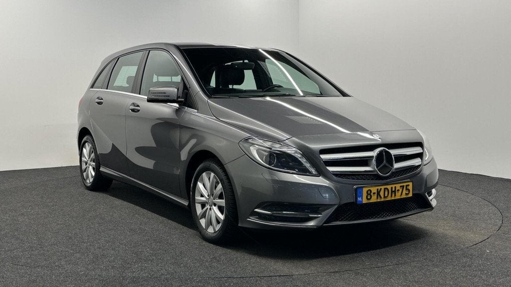 Mercedes B-klasse 180 Ambition NAVIGATIE CRUISE LM., Auto's, Voorwielaandrijving, Gebruikt, 4 cilinders, Met garantie (alle)