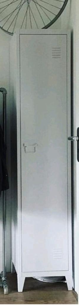 Licht grijze metalen locker kast metaal, Ophalen, Minder dan 50 cm, Met deur(en), Zo goed als nieuw