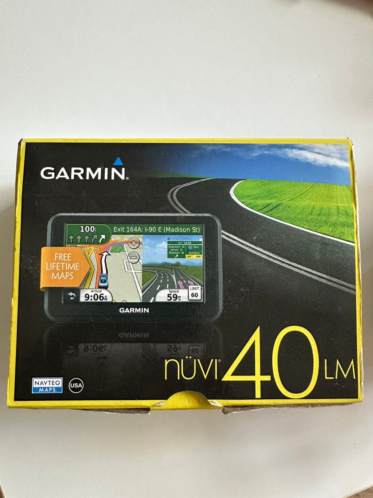 Garmin nüvi 40LM Navigatie – Incl. USA kaarten & autohouder, Ophalen, Zo goed als nieuw