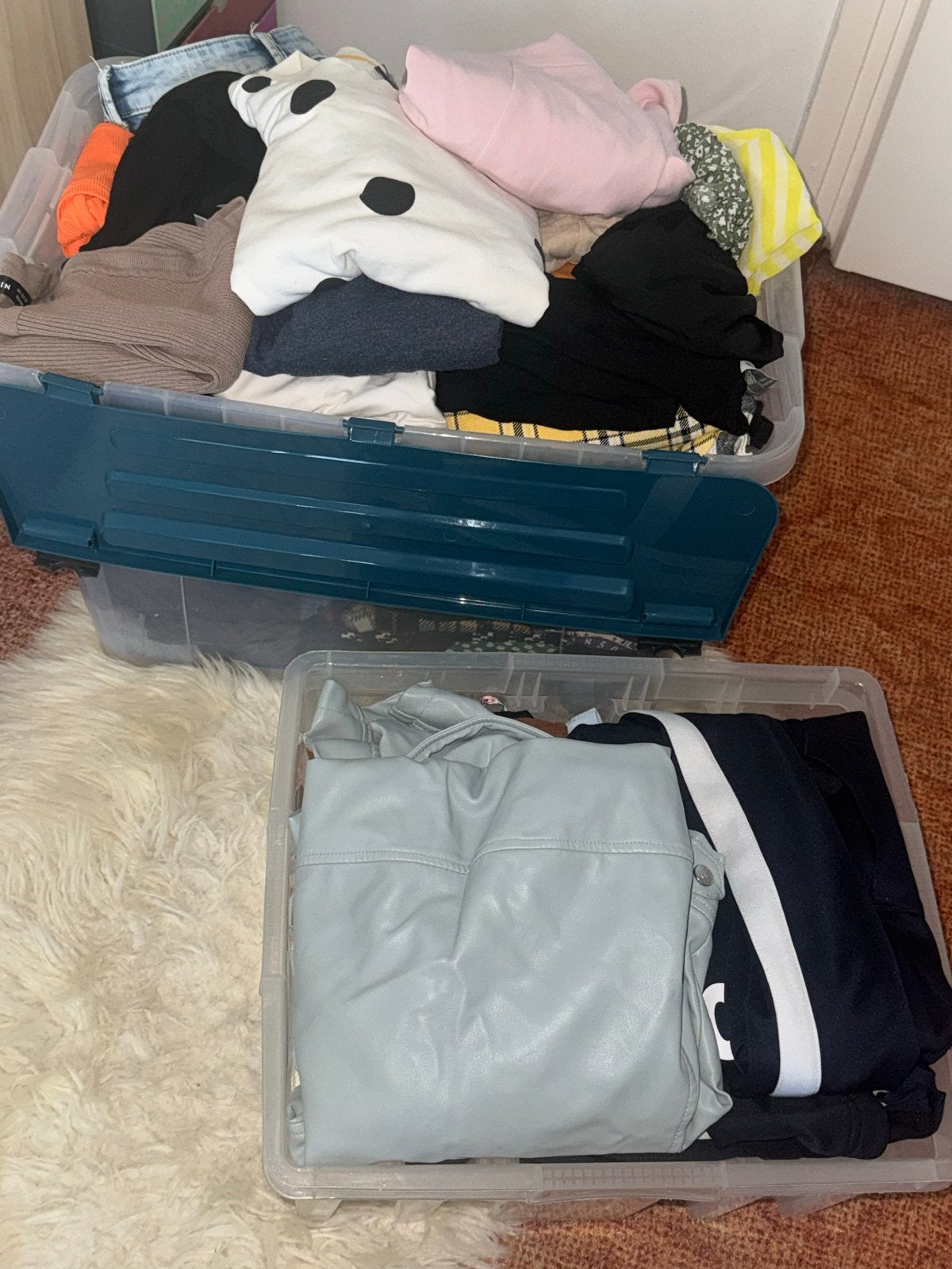 2 Grote kledingbox met diverse dameskleding maat xs/s, Kleding | Dames, Ophalen, Zo goed als nieuw