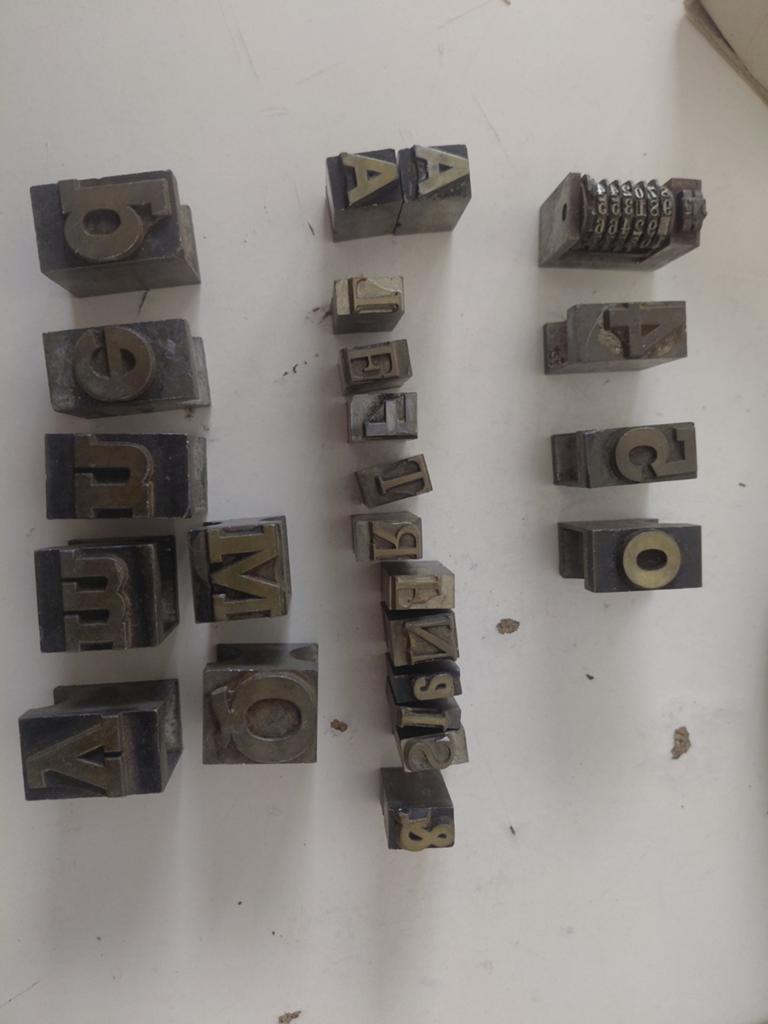 Vintage Loodzetsel Letterpress Letters en Cijfers, Antiek en Kunst, Ophalen of Verzenden