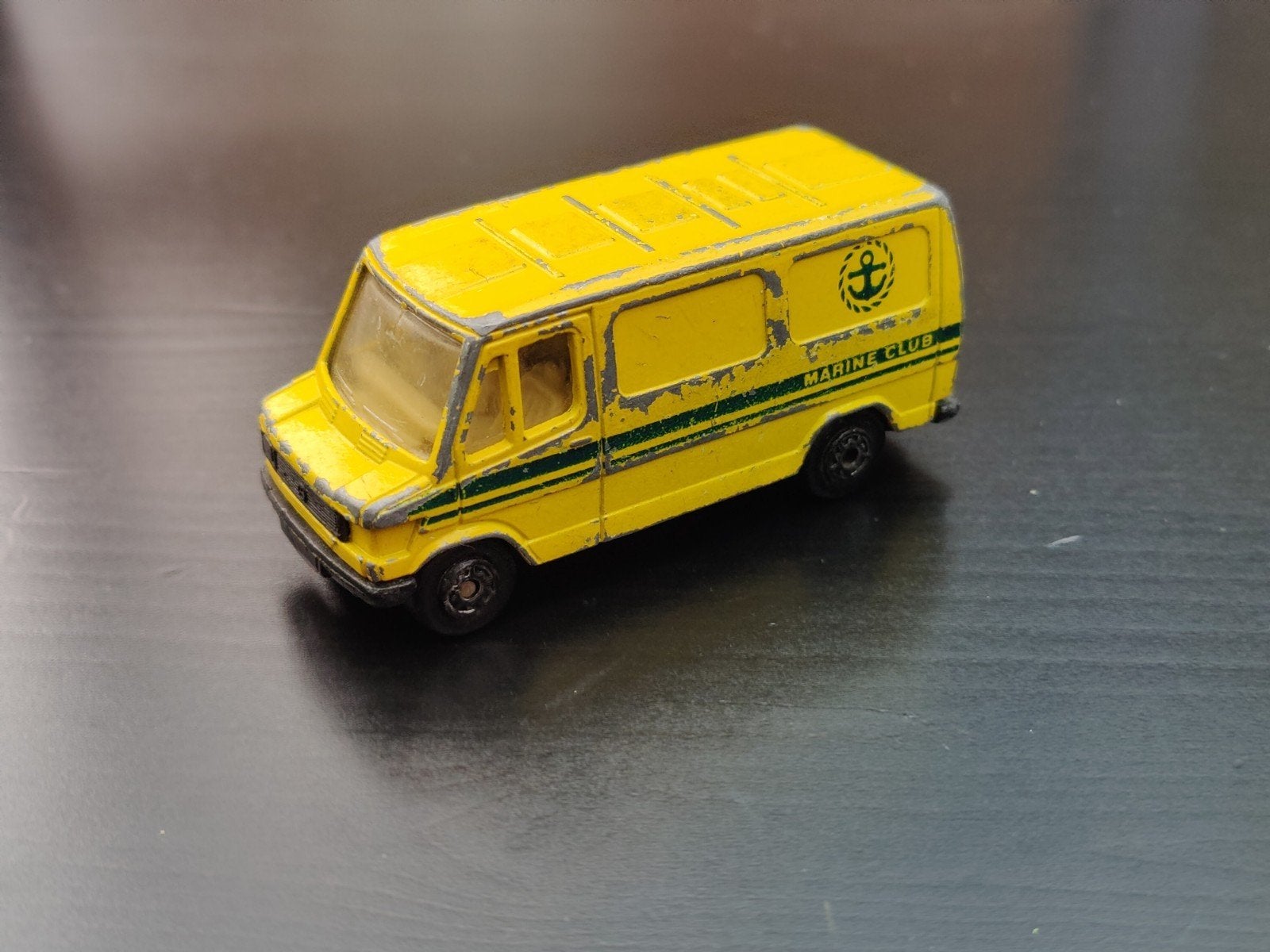 MC Toys Mercedes Van 307D Marine Club GEEL, Ophalen of Verzenden, Zo goed als nieuw, Auto