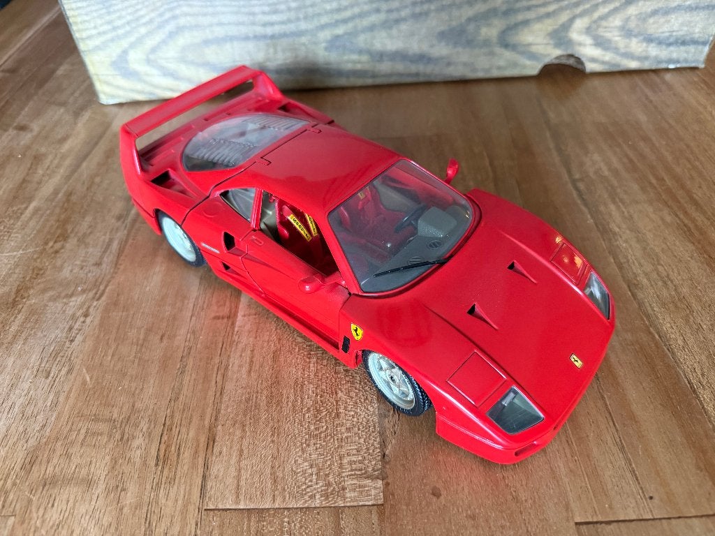 Burago 1:18 Ferrari F40, Ophalen, Zo goed als nieuw, Bburago