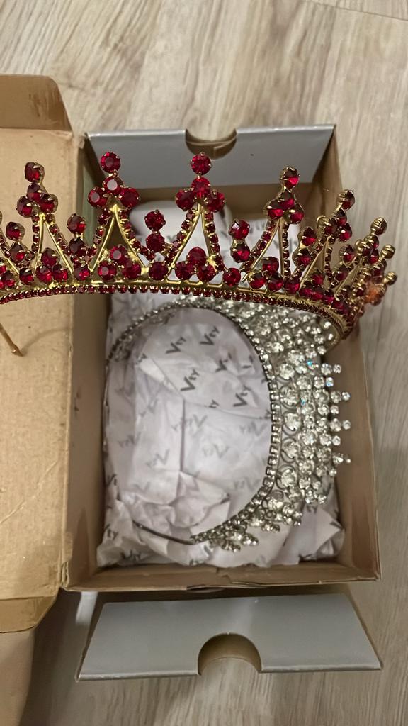 Gouden kroon met rode edelstenen en zilveren tiara, Ophalen of Verzenden, Zo goed als nieuw