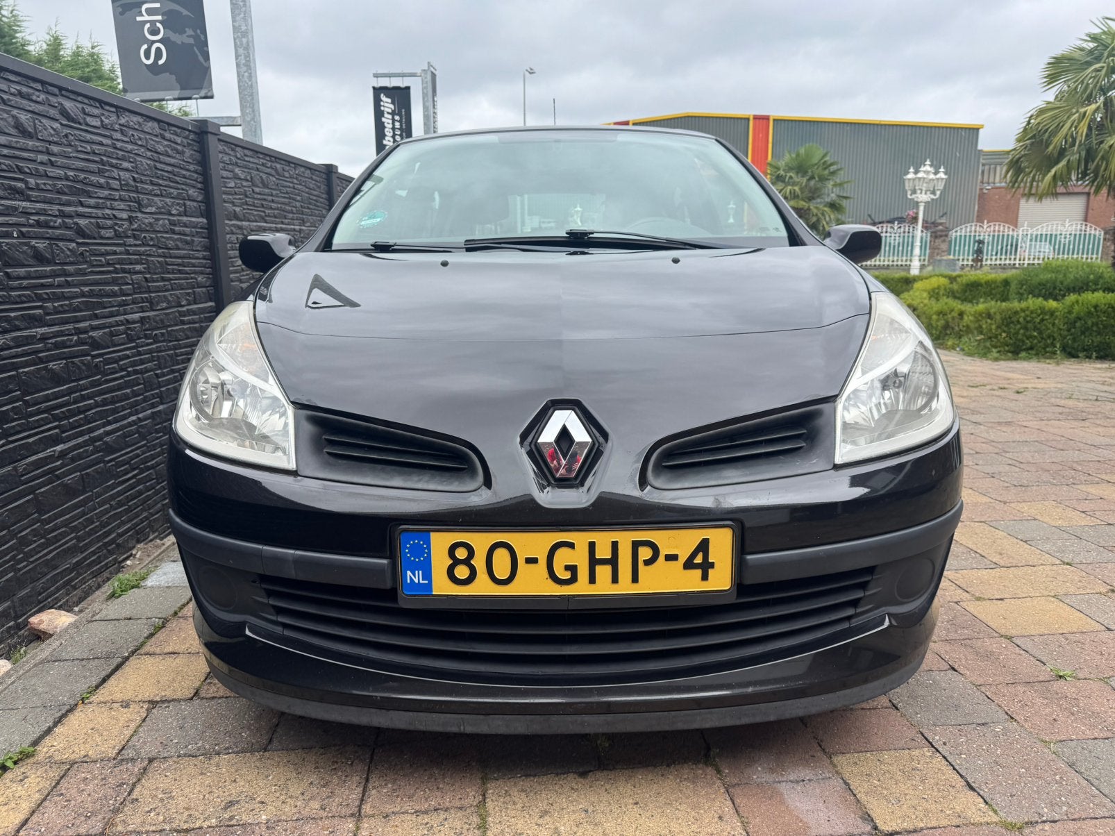 Renault Clio 1.6 16V 82KW 2008 Zwart RIP CURL uitvoering, Auto's, Voorwielaandrijving, Zwart, 4 cilinders, Origineel Nederlands