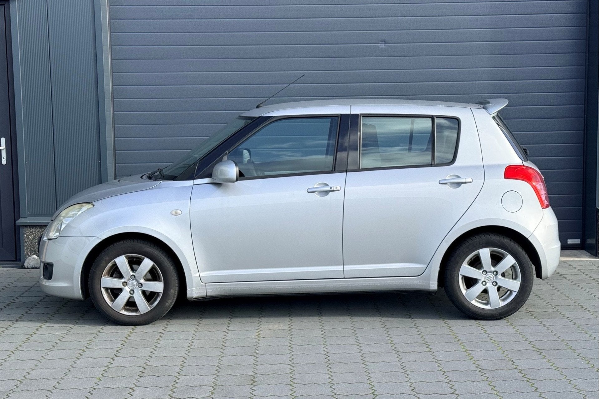 Suzuki Swift 1.3 Bandit 96448KM! NL-auto! SPORTSTOELEN CLIMA, Voorwielaandrijving, Dealer onderhouden, Stof, Met garantie (alle)