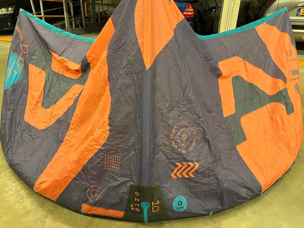 Duotone Dice SLS 10m² 2023 - Zo goed als nieuw, Watersport en Boten, Gebruikt, 10 m², Geen board, Ophalen of Verzenden