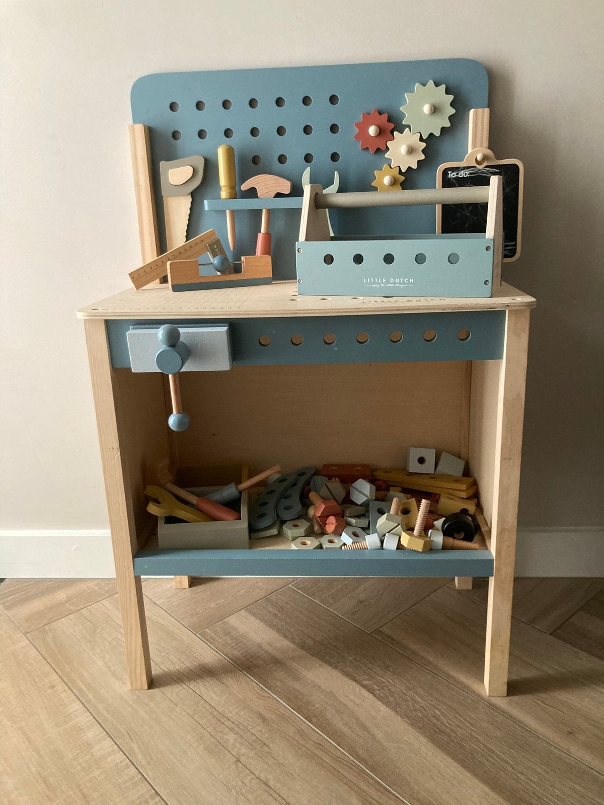 Little Dutch houten werkbank en gereedschapskist, Kinderen en Baby's, Ophalen, Zo goed als nieuw, Meubelstuk of Keukentje