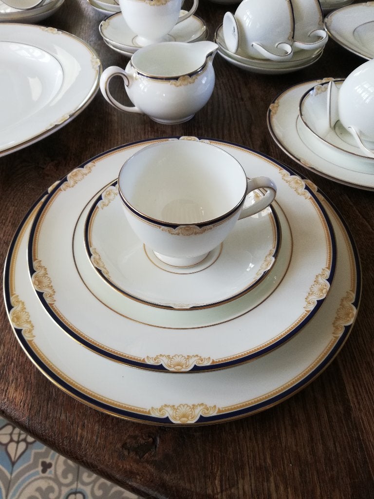 Uniek 14 pers. Wedgwood Cavendish eet/koffieservies NIEUW, Ophalen, Nieuw, Wedgwood, Porselein