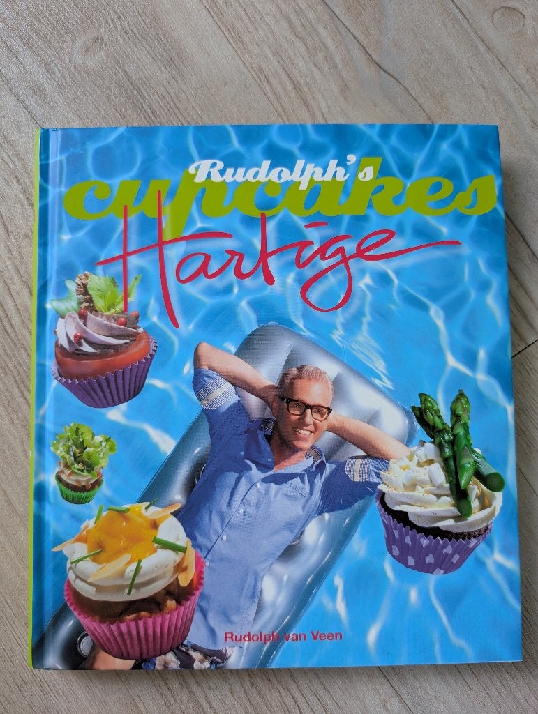 Rudolph van Veen - Rudolph's hartige cupcakes, Boeken, Ophalen of Verzenden, Zo goed als nieuw, Rudolph van Veen, Taart, Gebak en Desserts
