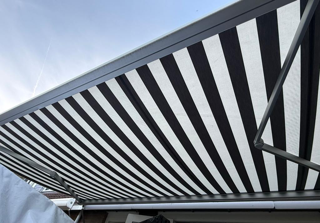 Elektrisch zonnescherm 5M X 3M, Ophalen, 450 cm of meer, Elektrisch, Zo goed als nieuw