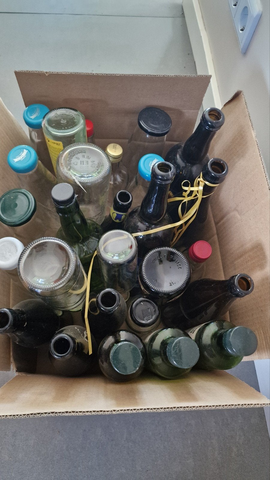 Gratis flessen voor de limonade of sappen makers onder ons, Verzamelen, Ophalen of Verzenden