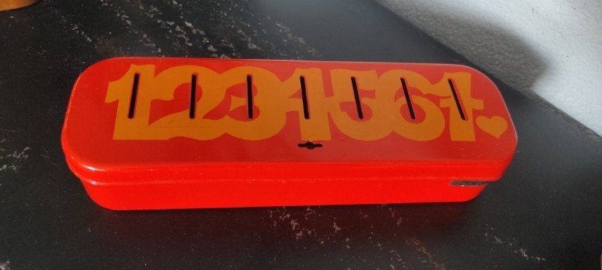 Vintage metalen geldkistje spaarpot Brabantia oranje, Ophalen of Verzenden, Gebruikt, Metaal of Blik, Overige thema's