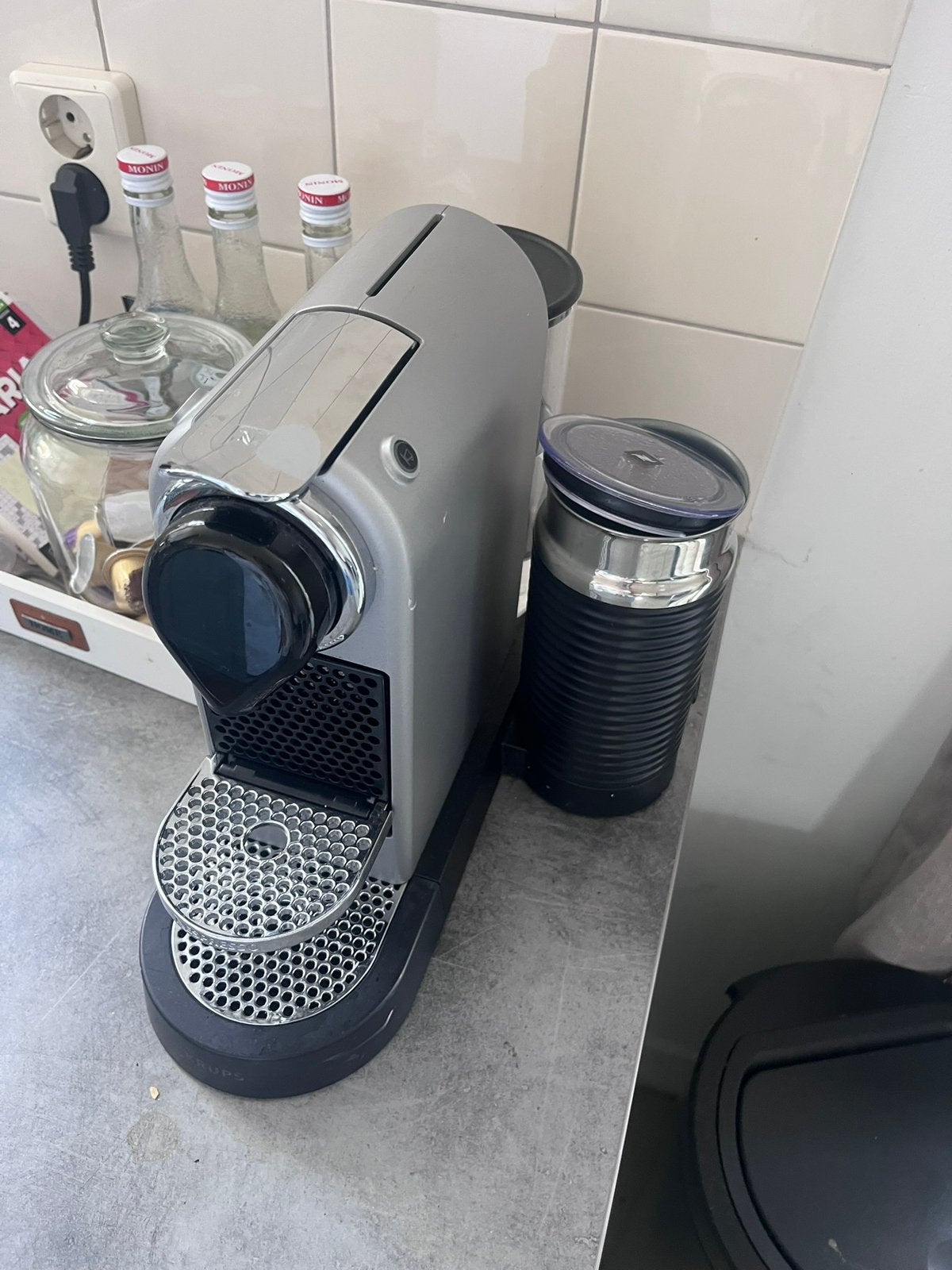 Koffiezetapparaat. Krups Nespresso CitiZ & Milk. Incl cups, Ophalen, Zo goed als nieuw, Espresso apparaat