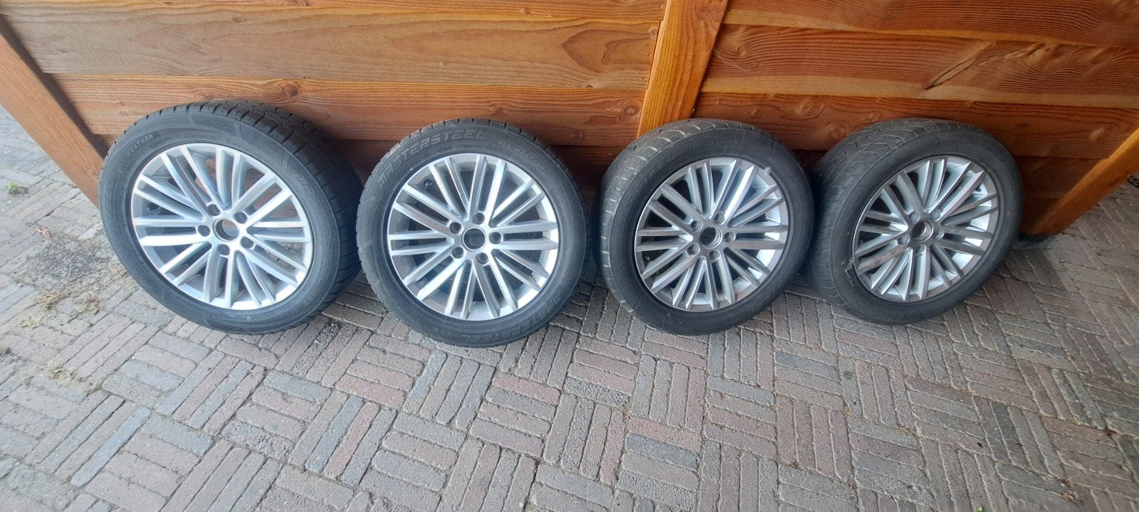 4 velgen met 205/55R16, Ophalen, Gebruikt
