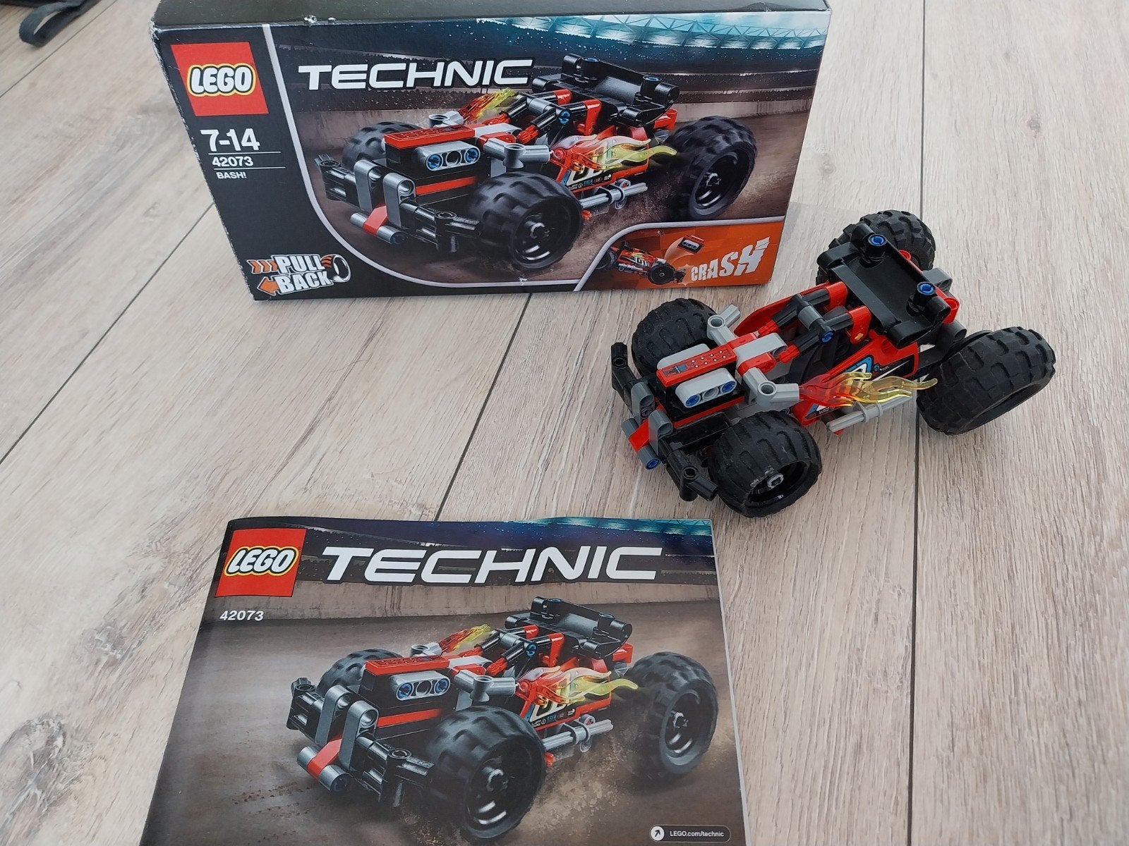 Lego Technic 42073 BASH! Pull Back Racer, Compleet, Lego, Ophalen of Verzenden, Zo goed als nieuw