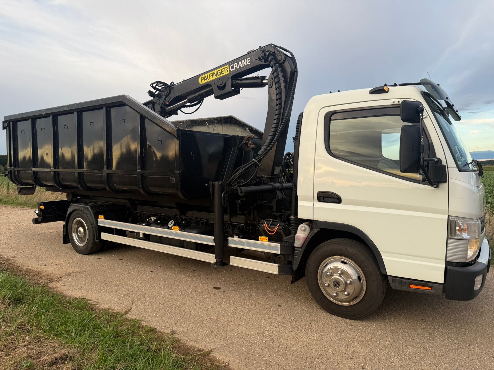 Mitsubishi Fuso Canter EURO 6 Haakarm Palfinger Kraan, Auto's, Bedrijf, Te koop