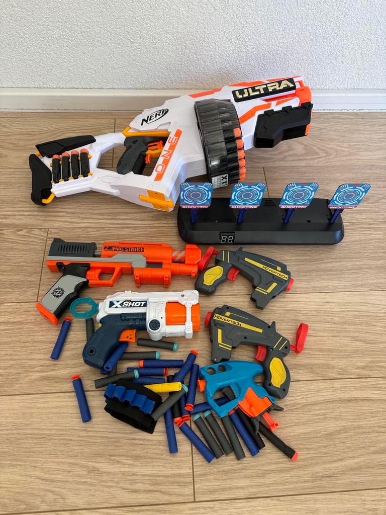 Nerf ultra one, x-shot en andere incl pijlen en target, Ophalen of Verzenden, Zo goed als nieuw
