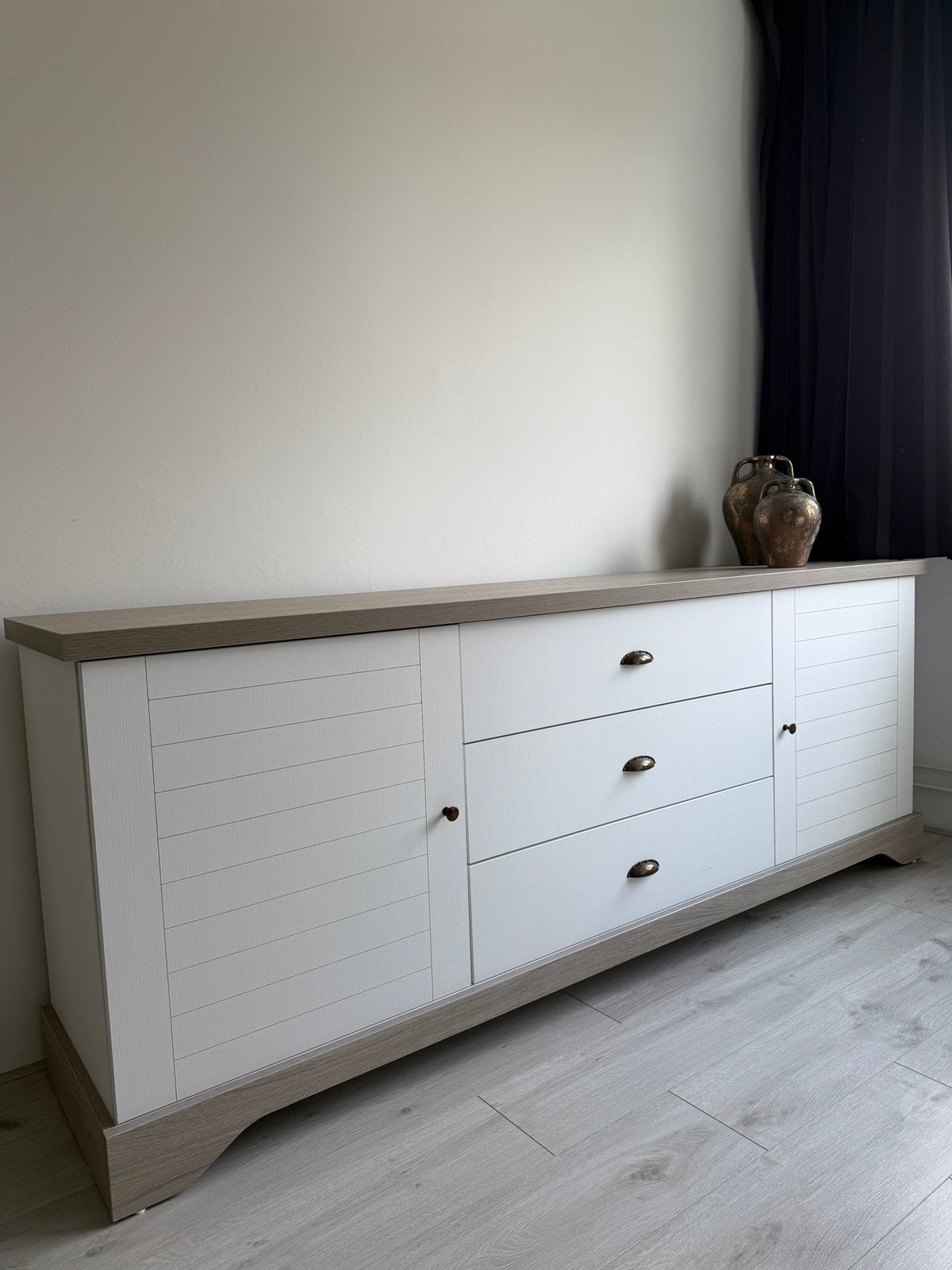 Prachtig Landelijk Dressoir met houtlook Blad, Huis en Inrichting, Met deur(en), Eikenhout, Ophalen of Verzenden, 200 cm of meer