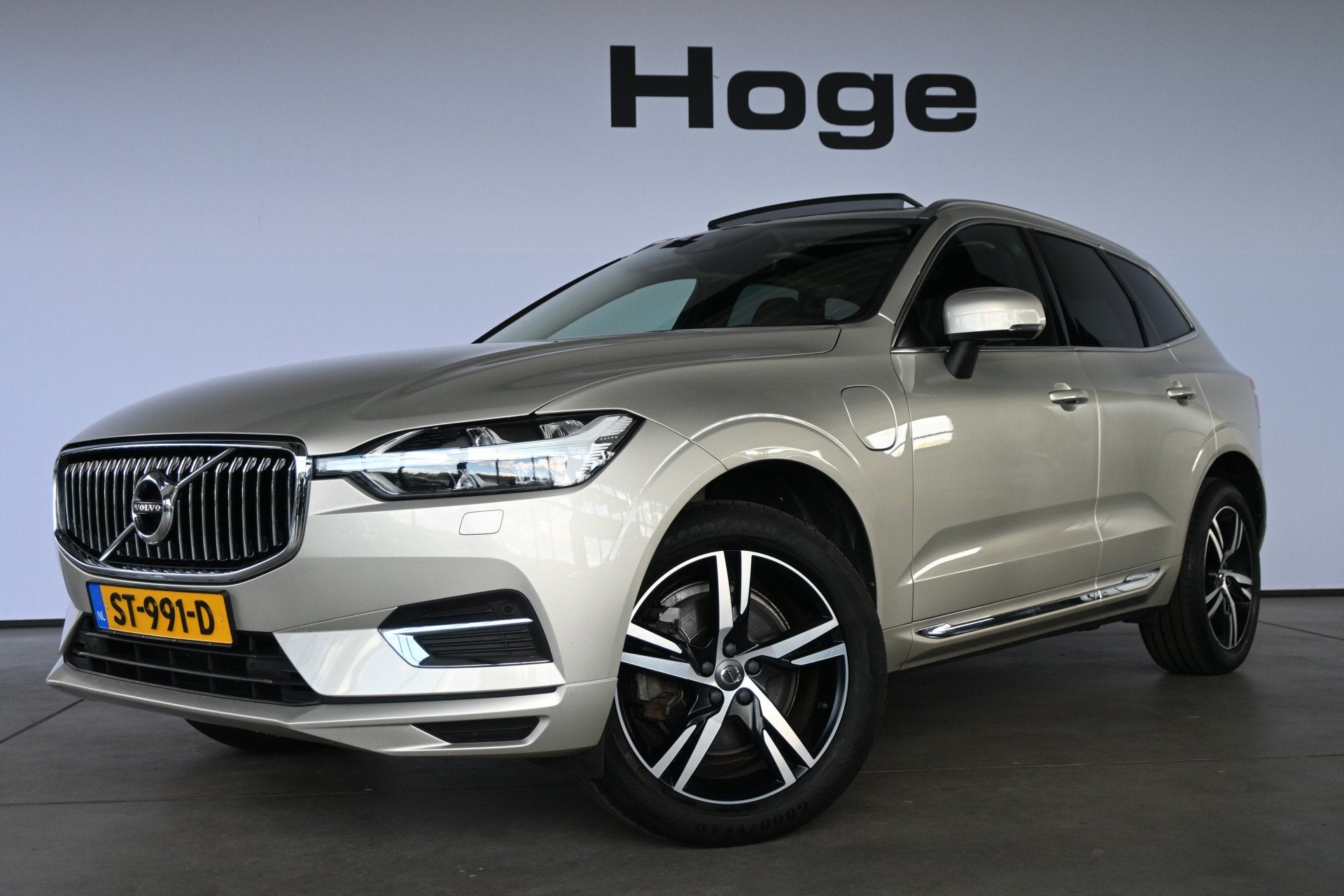 Volvo XC60 2.0 T8 Twin Engine AWD Inscription Harman/Kardon, Gebruikt, 4 cilinders, 2039 kg, Bedrijf
