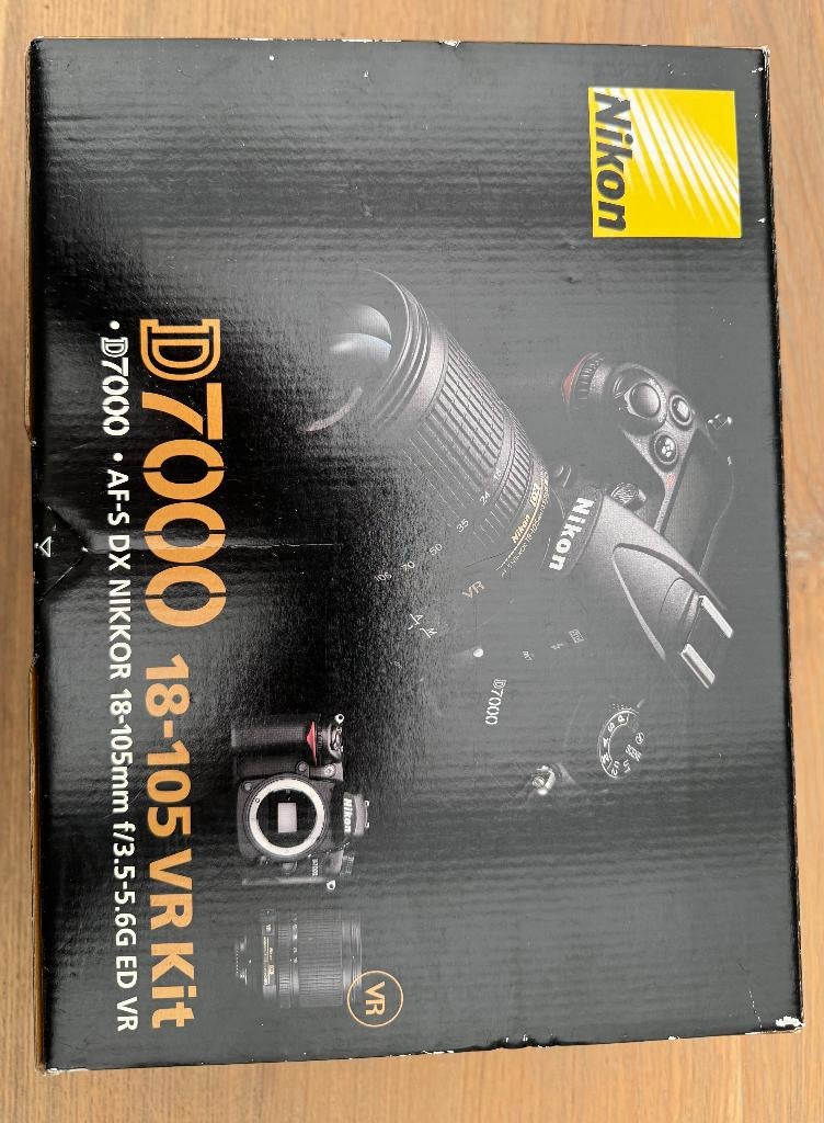 Nikon D7000 18 - 105 mm VR Kit, Spiegelreflex, Ophalen of Verzenden, Zo goed als nieuw, 4 t/m 7 keer