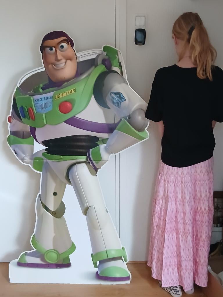 Grote  Promotie Kartonnen Figuur Toy Story Buzz Lightyear !, Verzamelen, Disney, Ophalen of Verzenden, Overige figuren, Gebruikt