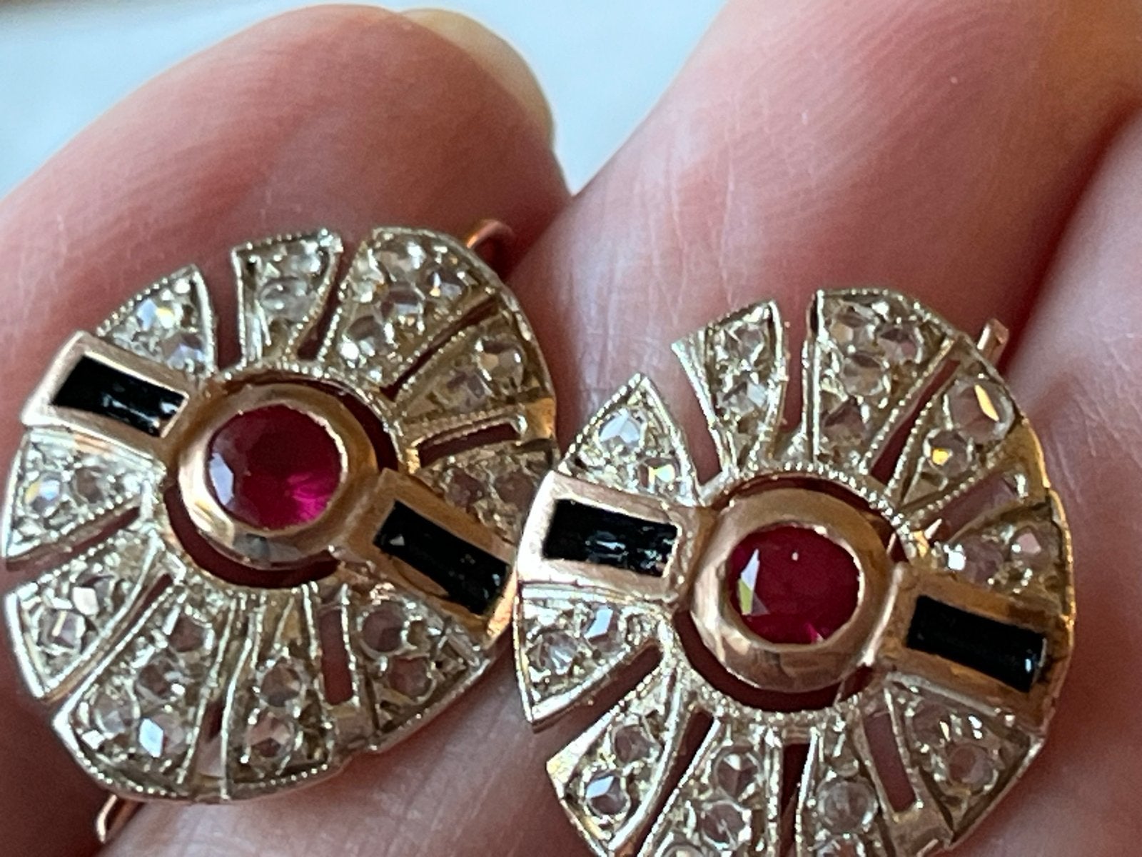 Gouden Oorbellen met Robijn, Roosdiamant en Emaille (9 CT), Hangers, Verzenden, Zo goed als nieuw, Met edelsteen