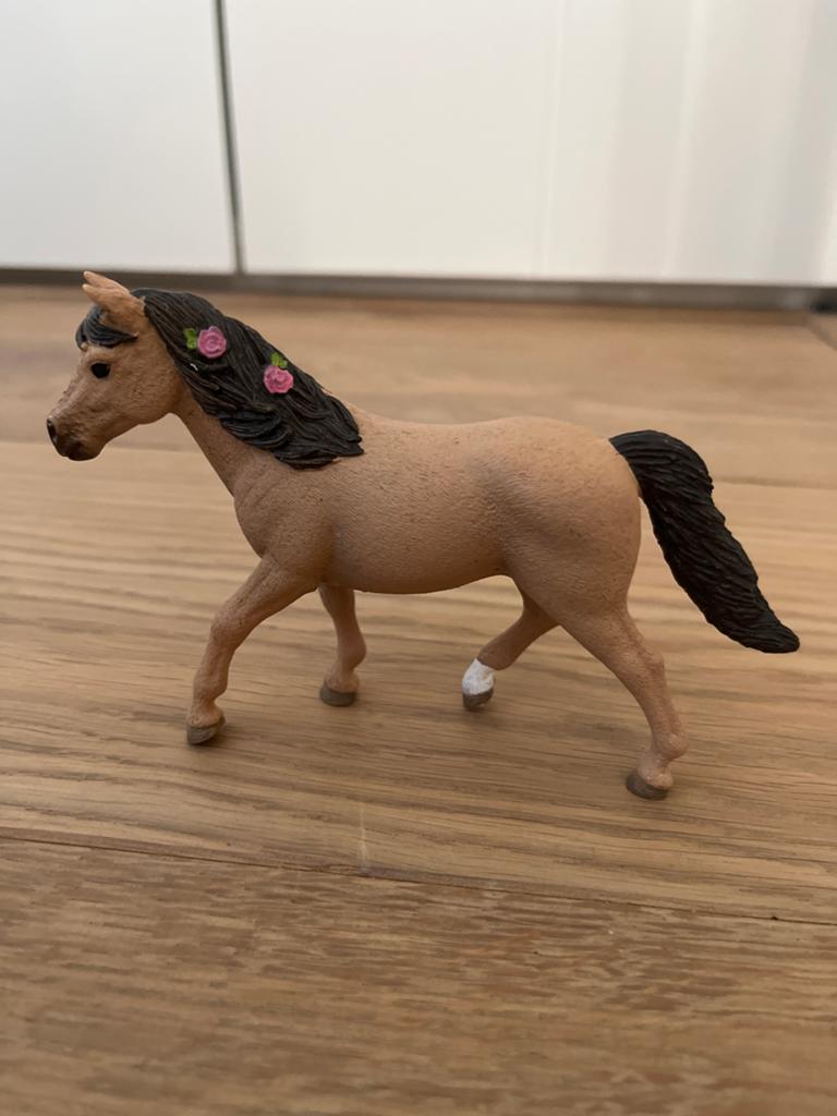 Mooi bruin pony'tje om mee te spelen, Ophalen of Verzenden, Gebruikt