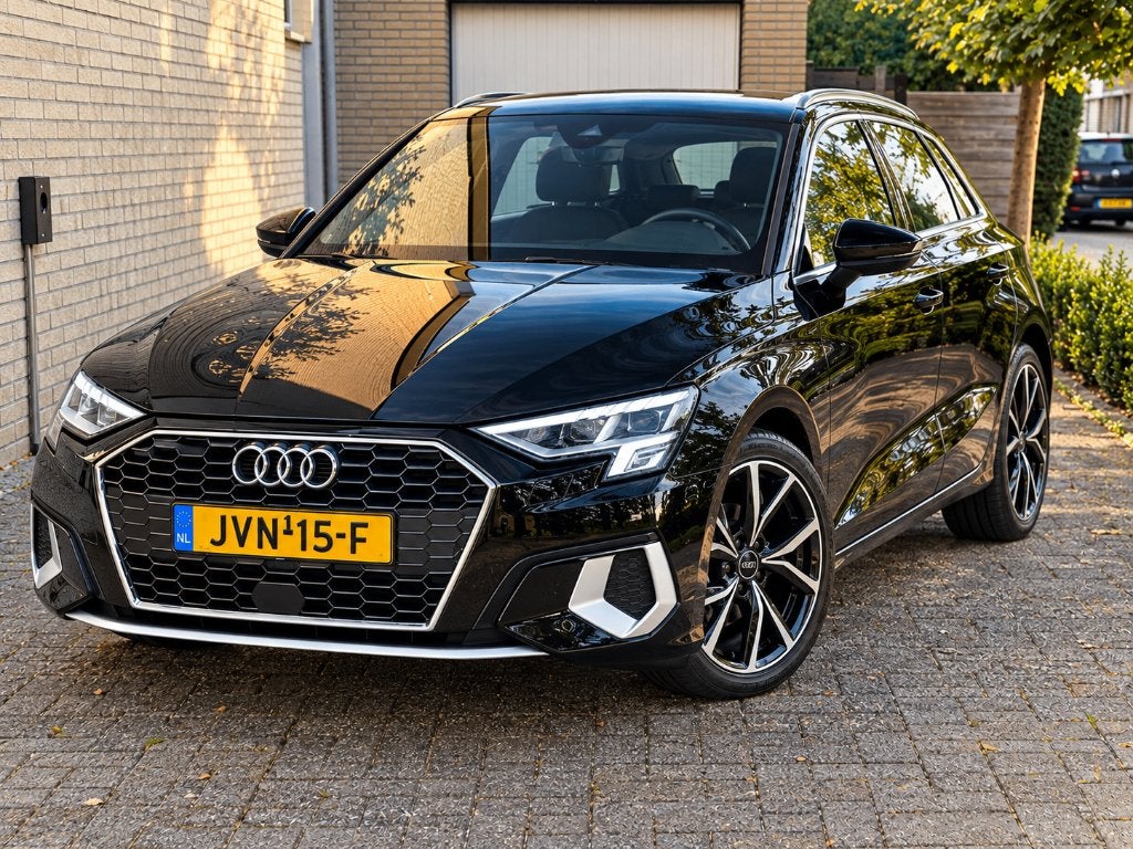 Audi A3 40 Tfsi e 204pk Phev S-tronic 2022 Zwart, Dealer onderhouden, Zwart, 4 cilinders, Zwart