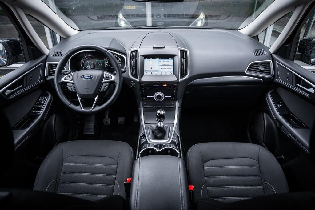 Ford Galaxy 1.5 Titanium|7 Pers|Trekhaak|Navi|Climate|Stoelv, Auto's, Voorwielaandrijving, 4 cilinders, 7 stoelen, Zwart