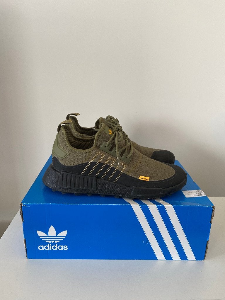 Adidas NMD R1 Trail 43 - NIEUW, Ophalen, Overige kleuren, Nieuw, Sneakers of Gympen