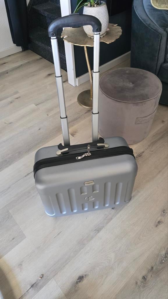 Princess Handbagage Koffer - Compact en Stijlvol  NIEUW!, Wieltjes, Hard kunststof, Nieuw, Minder dan 50 cm