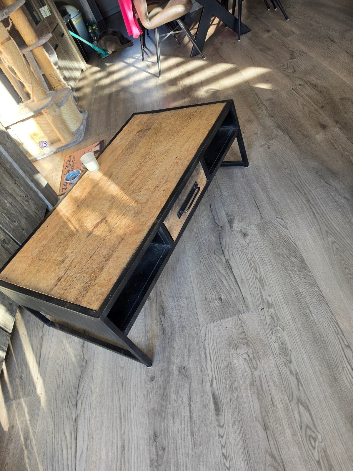 salontafel mangohout, Ophalen