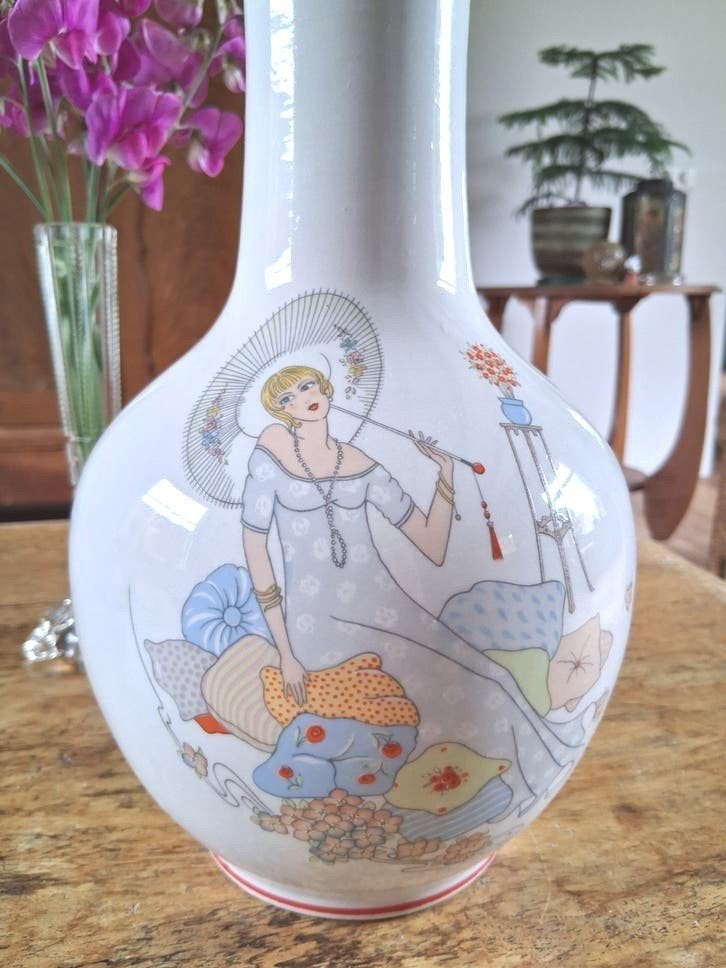 Art Deco stijl vaas met dame en bloemen, Ophalen of Verzenden