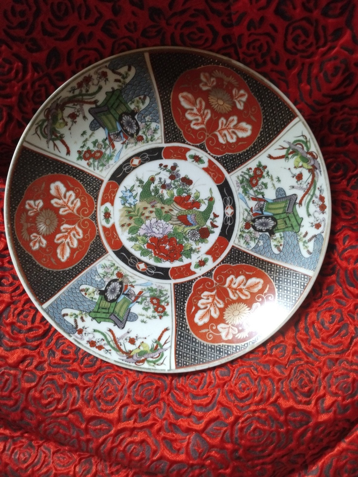 Decoratief Japans bord met pauwen en bloemen, Antiek en Kunst, Ophalen of Verzenden