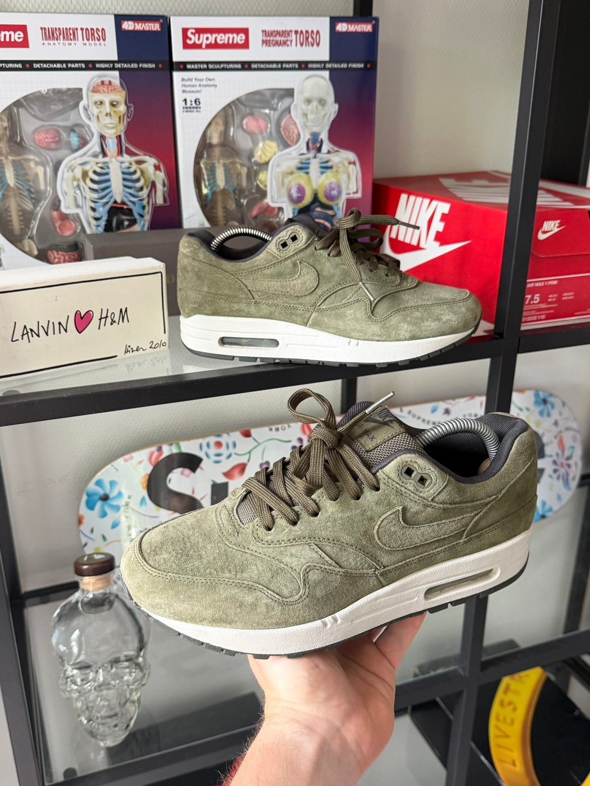 Nike Air Max 1 Premium Olive Green Canvas, Kleding | Heren, Ophalen of Verzenden, Zo goed als nieuw, Overige kleuren, Sneakers of Gympen