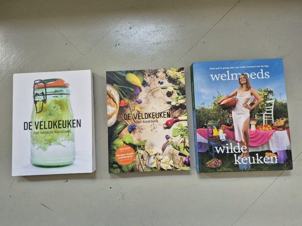 Prachtige kookboeken De Veldkeuken en Welmoeds wilde keuken, Ophalen of Verzenden, Gelezen
