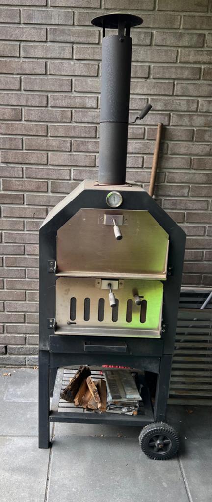 Houtgestookte pizzaoven met onderstel en wielen, Ophalen, Gebruikt