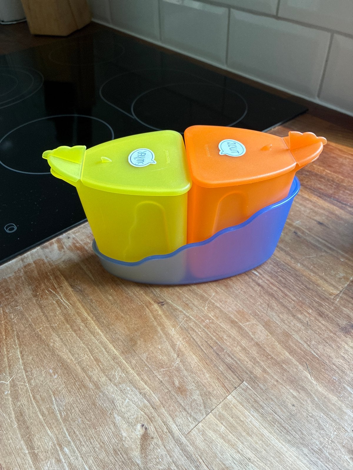 Tupperware Shakers voor Suiker en Zout - Geel en Oranje, Gebruikt, Overige kleuren, Ophalen of Verzenden, Met deksel