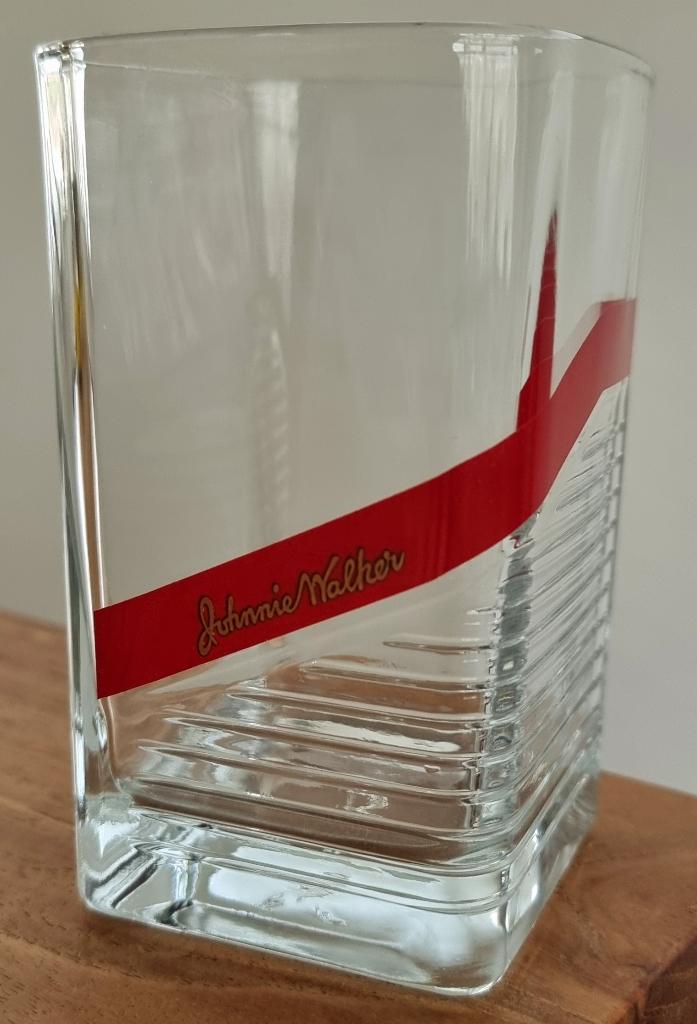 Vierkant glas Johnnie Walker whisky - met logo - IZGST, Verzamelen, Glas en Borrelglaasjes, Ophalen of Verzenden, Zo goed als nieuw